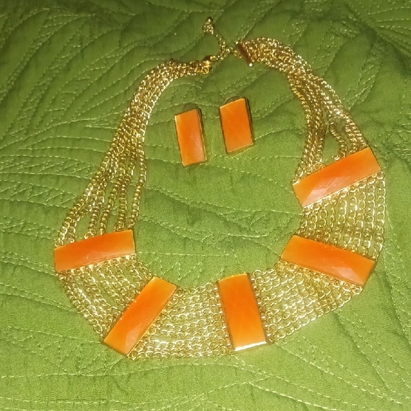 Elegant Gold and Orange Necklace Set - Picture 1 of 1
